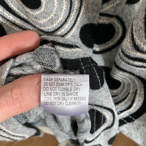 Groovy pattern 70s inspired Papillon sweater dress - Picture 6 of 6